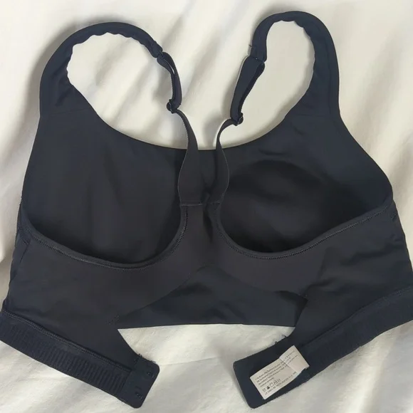 lululemon All Powered Up Black Bra | Size 32C - Picture 5 of 6